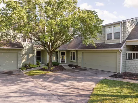 7268 Harbour Isle, Indianapolis, IN 46240
