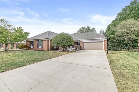 3820 Saddle Dr, Columbus, IN 47203