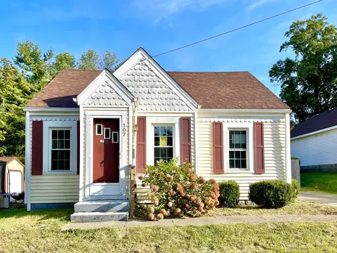 107 E Berry St, Greencastle, IN 46135