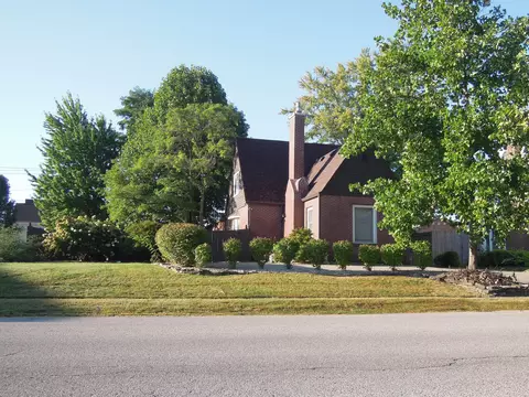 13 W Washington St, Mooresville, IN 46158