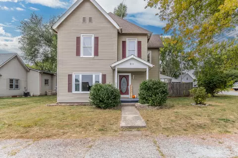 211 S White St, Shirley, IN 47384