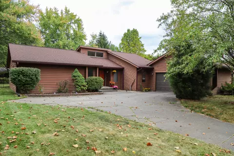 4236 W Reece Ln, Columbus, IN 47201