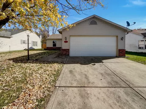1429 Sanner Dr, Greenwood, IN 46143
