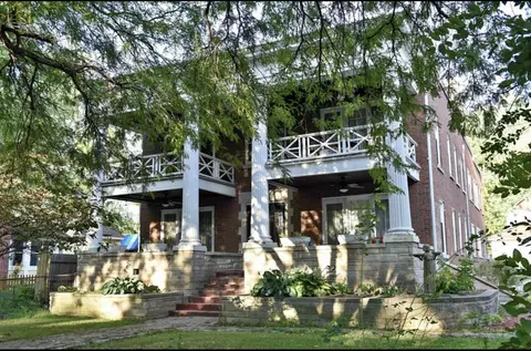 945 Woodruff Place Middle Dr, Indianapolis, IN 46201