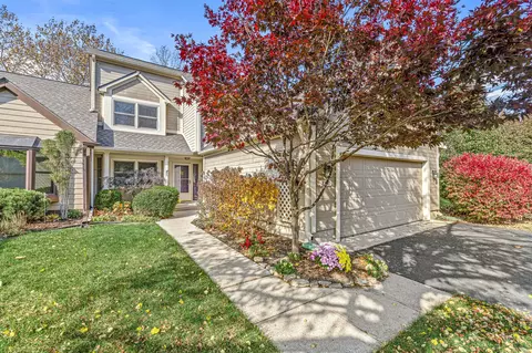 8166 River Bay Dr E, Indianapolis, IN 46240