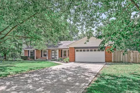 7825 Walnut Dr, Avon, IN 46123
