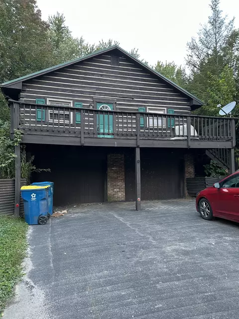 11410 River Dr E, Carmel, IN 46033