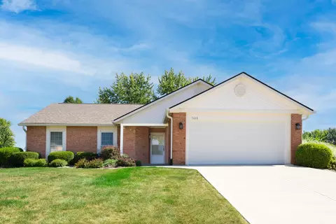 7419 Southern Lakes Dr, Indianapolis, IN 46237