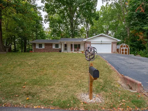 450 Tulip Dr, Mooresville, IN 46158