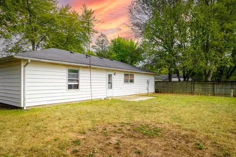 Exterior - 182 Schaefer Ct N, Hope, IN 47246 photo 3 of 6