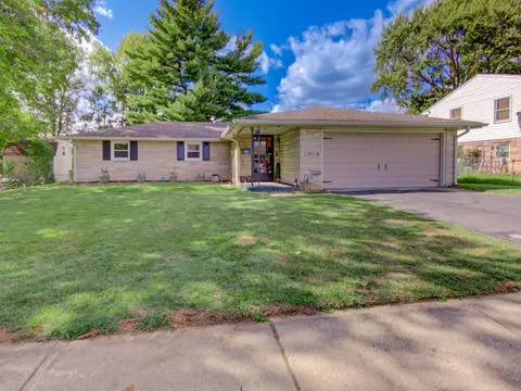 2914 Fairlawn Dr, Columbus, IN 47203