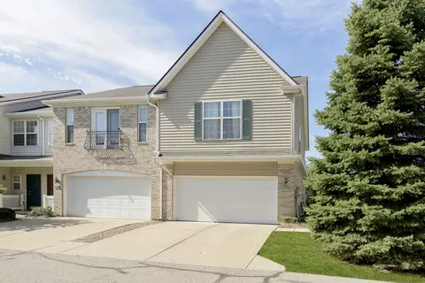 6240 Bishops Pond Ln, Indianapolis, IN 46268