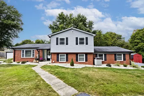 8440 Locust Dr, Martinsville, IN 46151