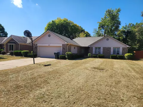 610 Heckman Dr, Greenwood, IN 46142