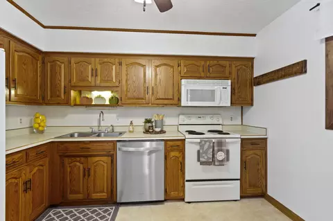 5621 S Rowena Ct, Pendleton, IN 46064 photo 17