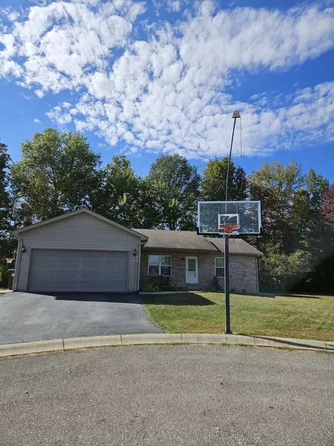 1967 Westbrook Dr, North Vernon, IN 47265