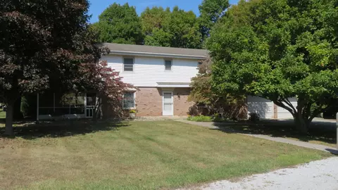 1292 N Lake Vista Dr, Crawfordsville, IN 47933
