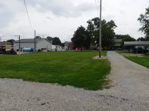 16 S Main St, Rosedale, IN 47874