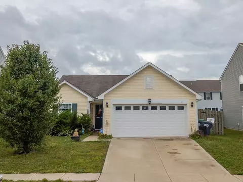 895 Briarstone Dr, Greenwood, IN 46143