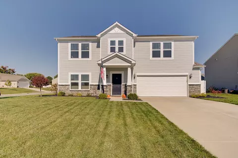 2104 Buckthorn Dr, Columbus, IN 47201
