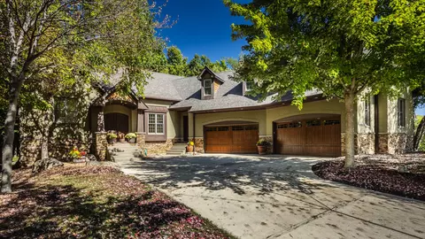13558 Fairwood Dr, Mccordsville, IN 46055