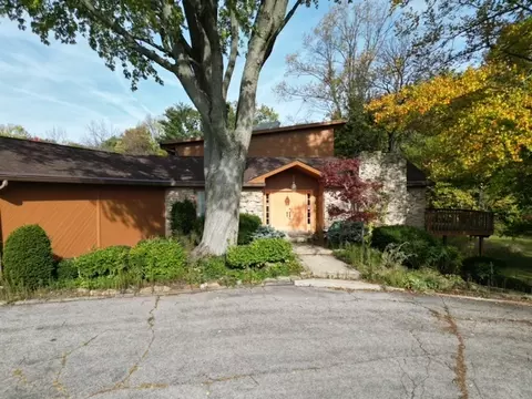 12550 Springmill Rd, Carmel, IN 46032