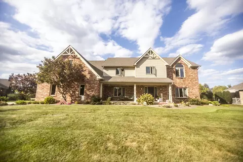 1046 Lakewood Dr S, Brownsburg, IN 46112