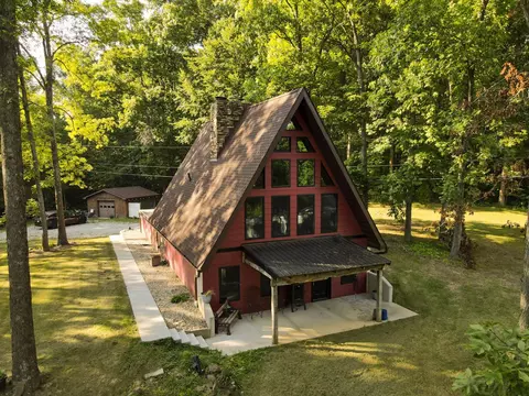 3 Riverview Addition Rd, Bedford, IN 47421