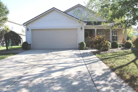 11819 Igneous Dr, Fishers, IN 46038