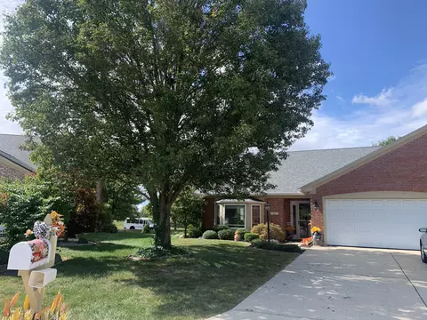 370 Lakewood Ct, Avon, IN 46123