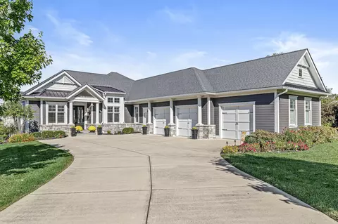 5790 Treeline Dr, Columbus, IN 47201