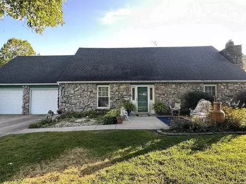 7308 E Gayview Ln, Selma, IN 47383