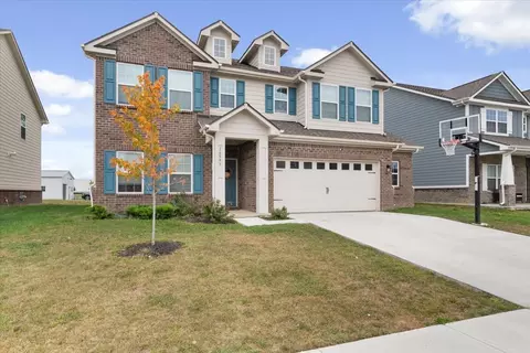 16593 Branham Dr, Fishers, IN 46040