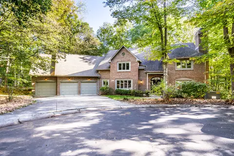 8820 Woodacre Ln, Indianapolis, IN 46234