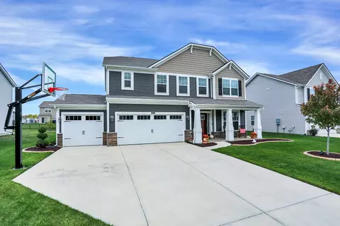 5620 Grosbeak Dr, Greenwood, IN 46143