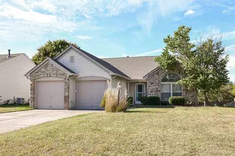 876 Lionshead Ln, Greenwood, IN 46143