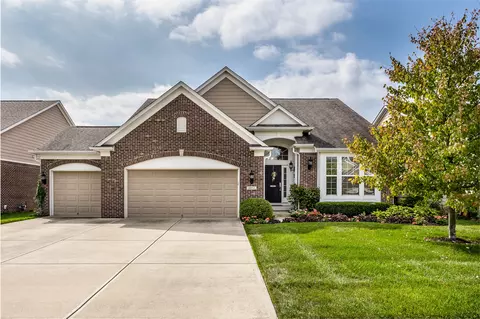 8855 Heatherstone Pl, Zionsville, IN 46077