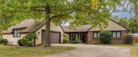 2713 W Sacramento Dr, Muncie, IN 47303
