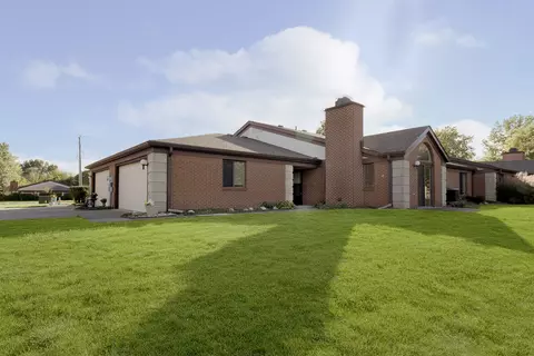 2068 Emily Dr, Indianapolis, IN 46260
