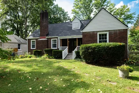 5262 Woodside Dr, Indianapolis, IN 46228