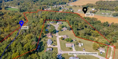 3619 W Starlight Dr, Connersville, IN 47331