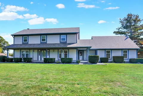 2057 S Oakwood Dr, New Palestine, IN 46163
