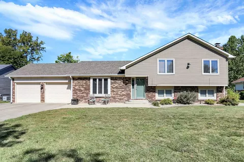 1076 Madrid Rd, Greenwood, IN 46143