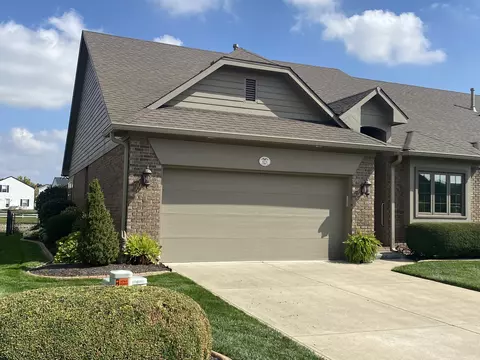 615 Cottage Ln, Greenwood, IN 46143