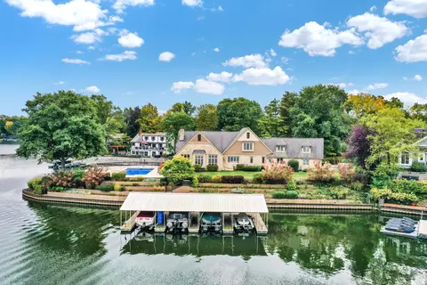 930 Laurel Ln, Noblesville, IN 46062