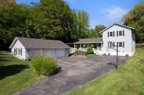 5566 W Fall Creek Dr, Pendleton, IN 46064