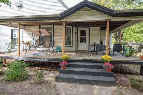 214 N Sterling Ave, Veedersburg, IN 47987