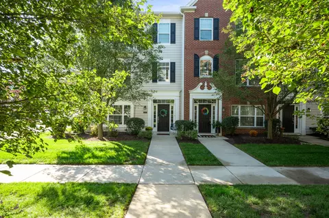 8232 Jo Ellen Dr, Fishers, IN 46038