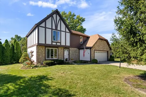 8091 Bay Brook Dr, Indianapolis, IN 46256