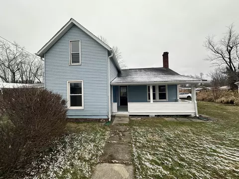 1052 Avenue B St, Greencastle, IN 46135